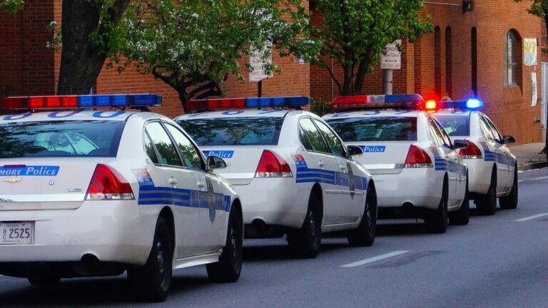 sr22 police car lights